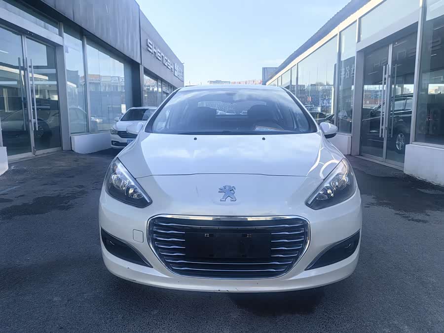 Peugeot 308 2015 car image #3