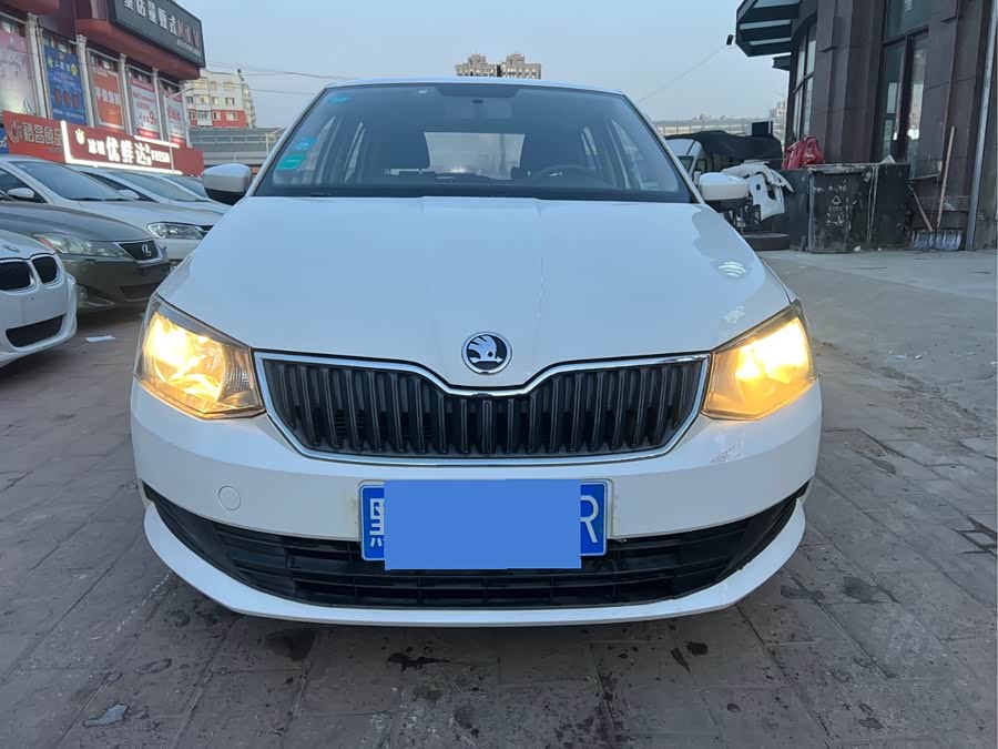 Skoda Fabia 2016 صورة سيارة #3