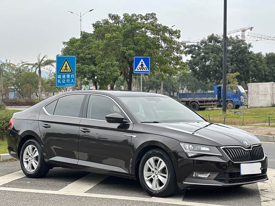 Skoda Superb 2018 #3 Skoda Superb 2018 car image #3