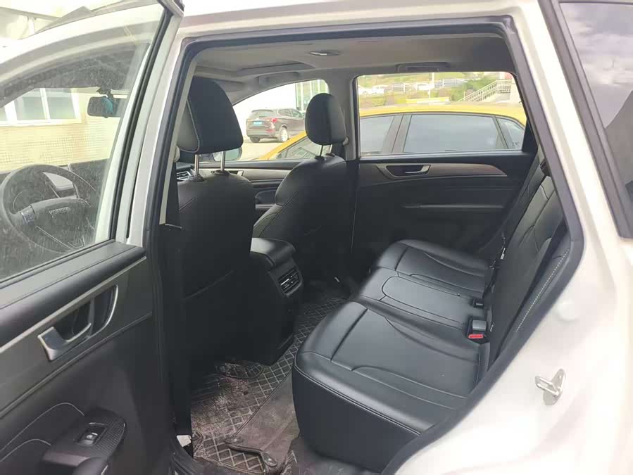 Haval M6 2022 #3 Haval M6 2022 car image #3
