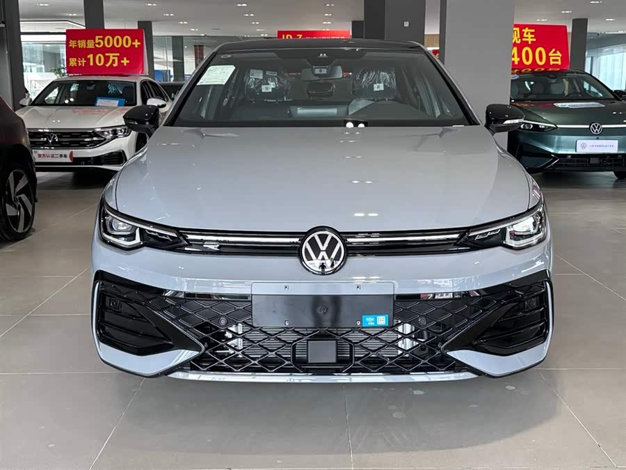 Volkswagen Golf 2025 car image #3