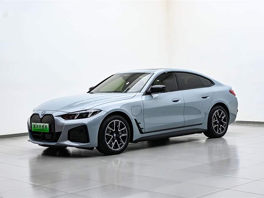 BMW i4 2025 car image #3