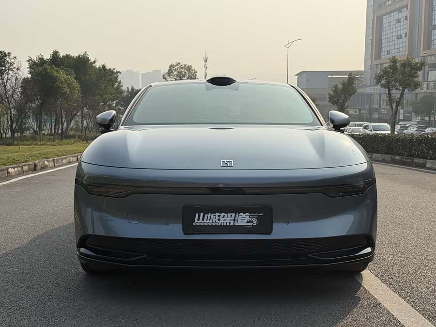 极氪 极氪007 2023 汽车图片 #3