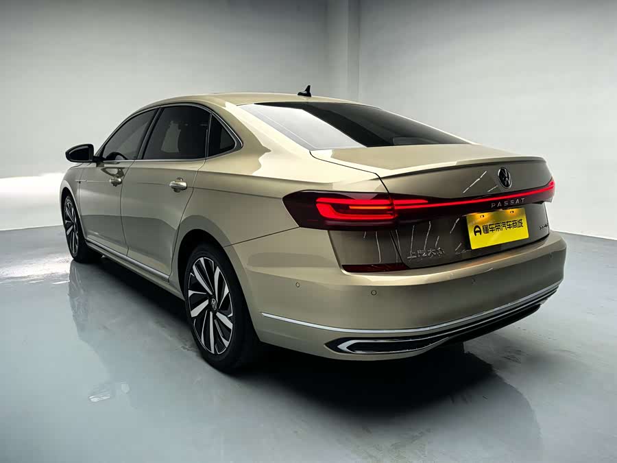 Volkswagen Passat 2022 imagen de coche #3