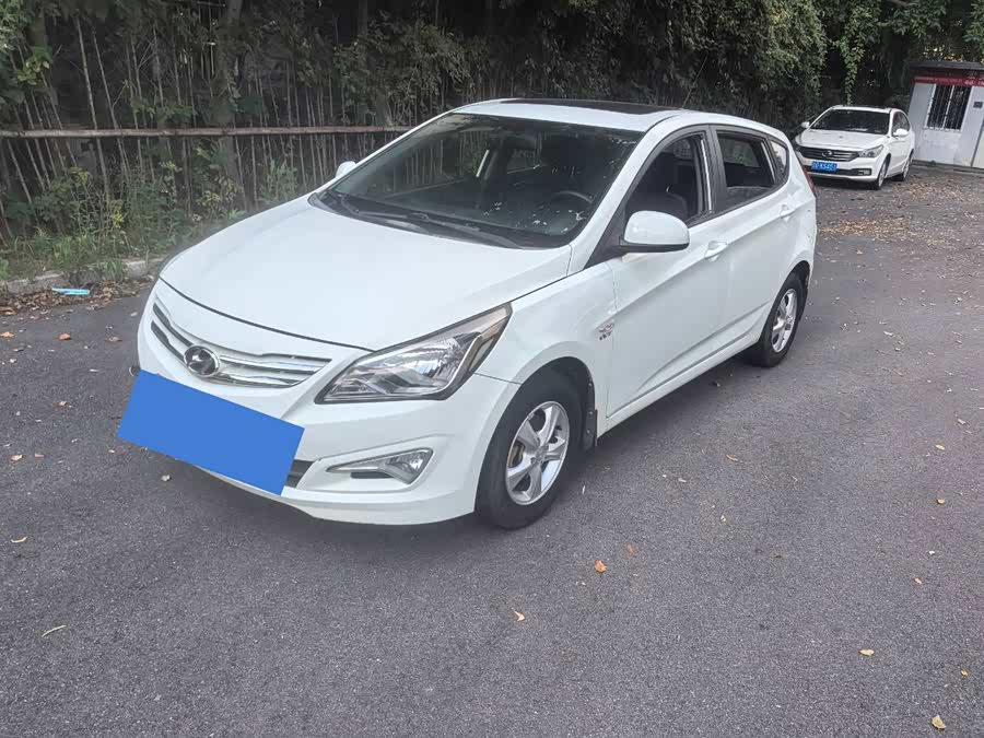 Mazda Reina Hatchback 2015 #3 Mazda Reina Hatchback 2015 car image #3