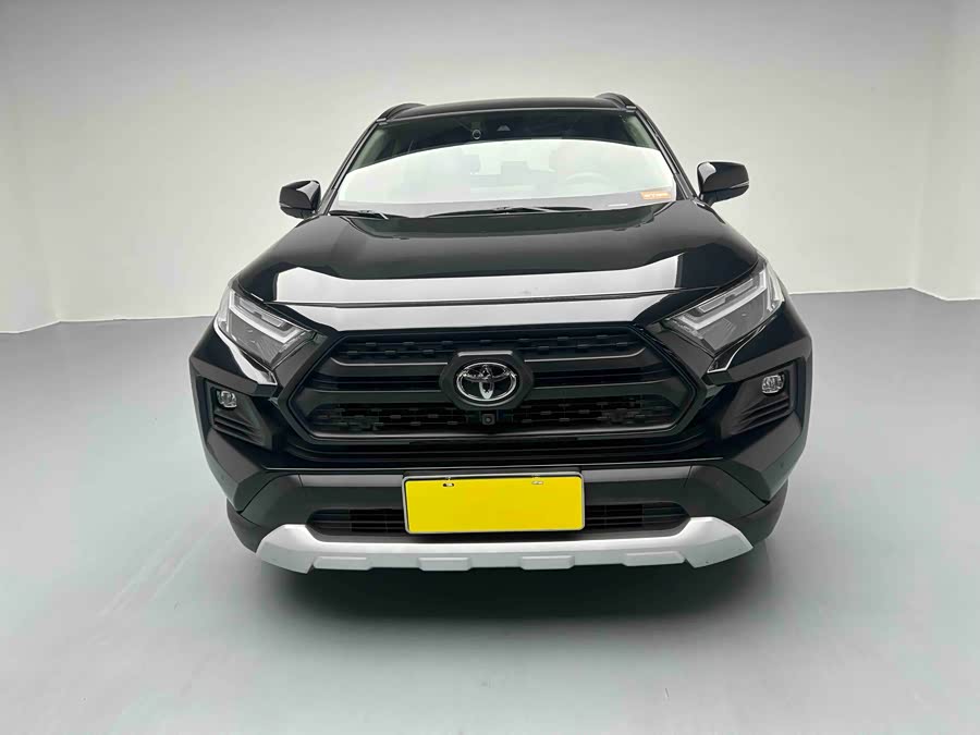Toyota RAV4 2023 car image #3