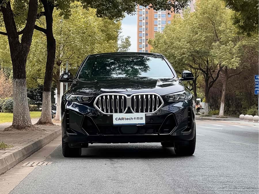BMW X6 2024 car image #3