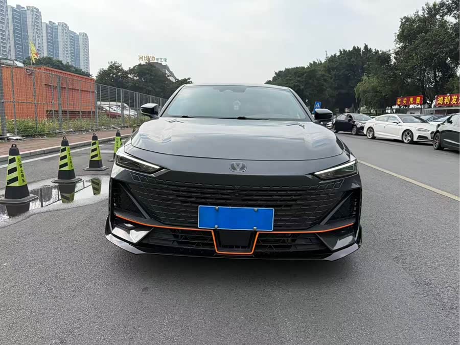 Changan UNI-V 2023 car image #3