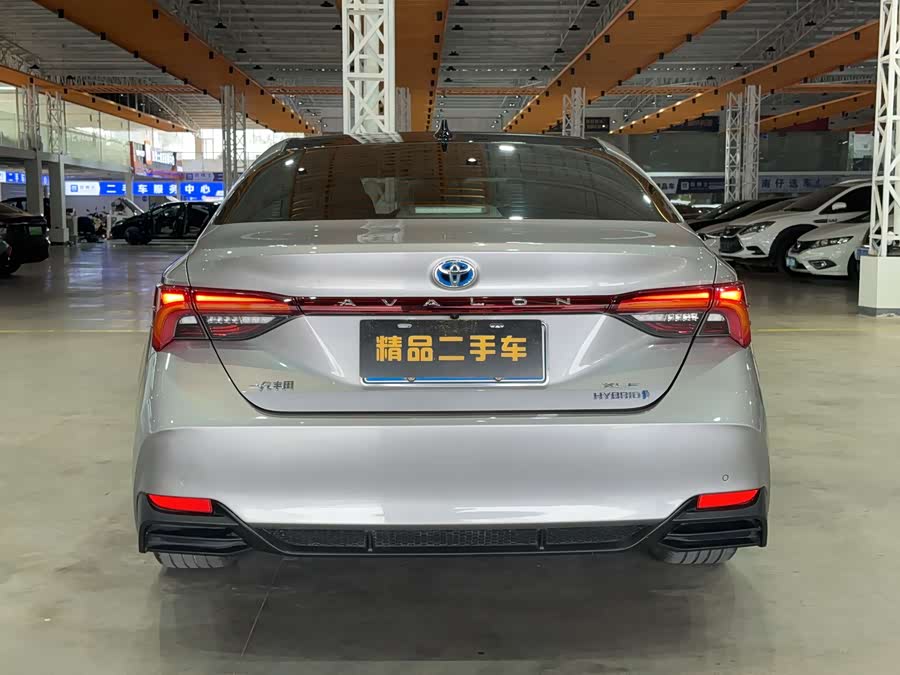 Toyota Avalon 2019 car image #3