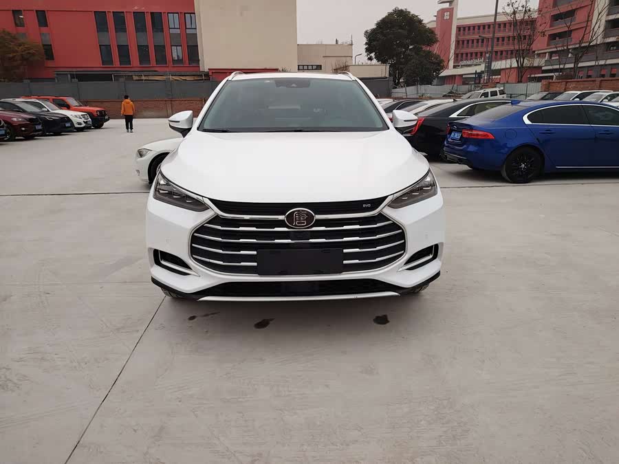 BYD Tang 2019 #3 BYD Tang 2019 car image #3