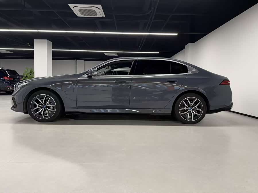 BMW i5 2024 #3 BMW i5 2024 car image #3