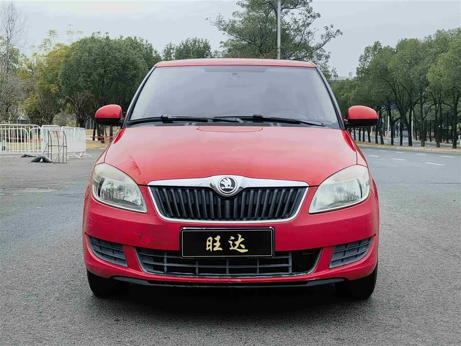 Skoda Fabia 2014 #3 Skoda Fabia 2014 car image #3