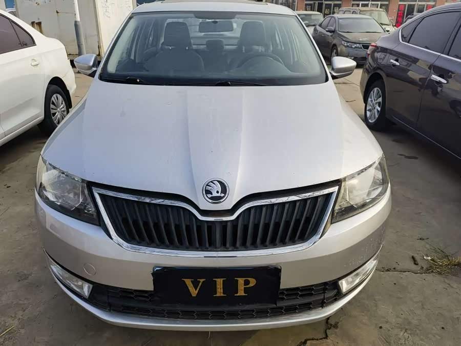 Skoda Rapid 2013 car image #3