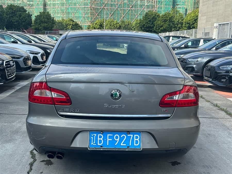 Skoda Superb 2011 imagen de coche #3