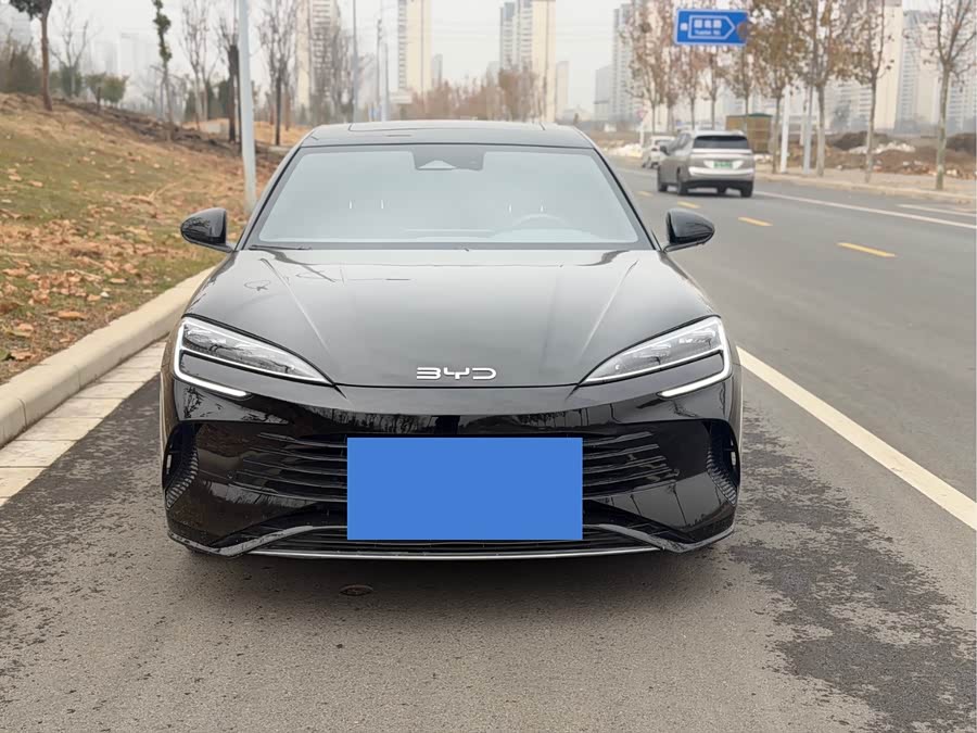 BYD Seal 07 DM-i 2024 car image #3