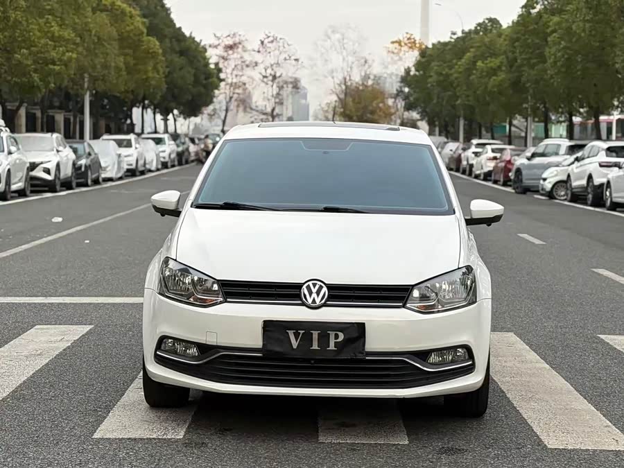 Volkswagen Polo 2016 car image #3