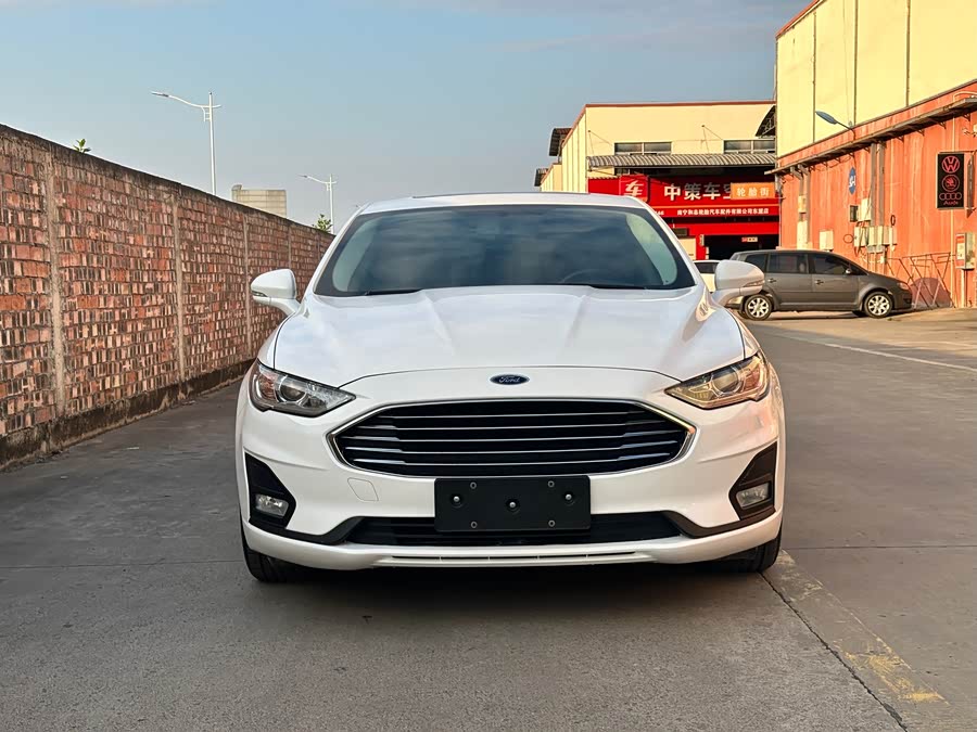 Ford Mondeo 2020 car image #3