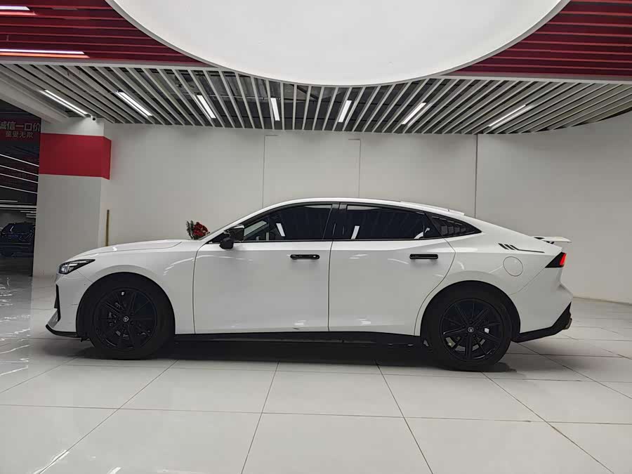 Changan UNI-V 2023 car image #3