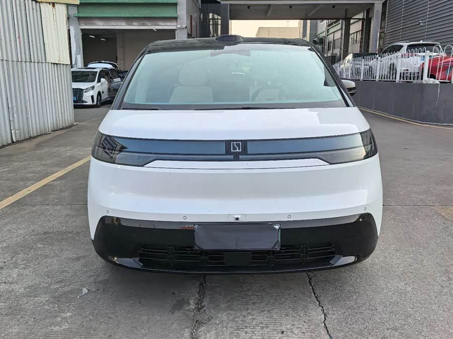 极氪 极氪MIX 2024 汽车图片 #3