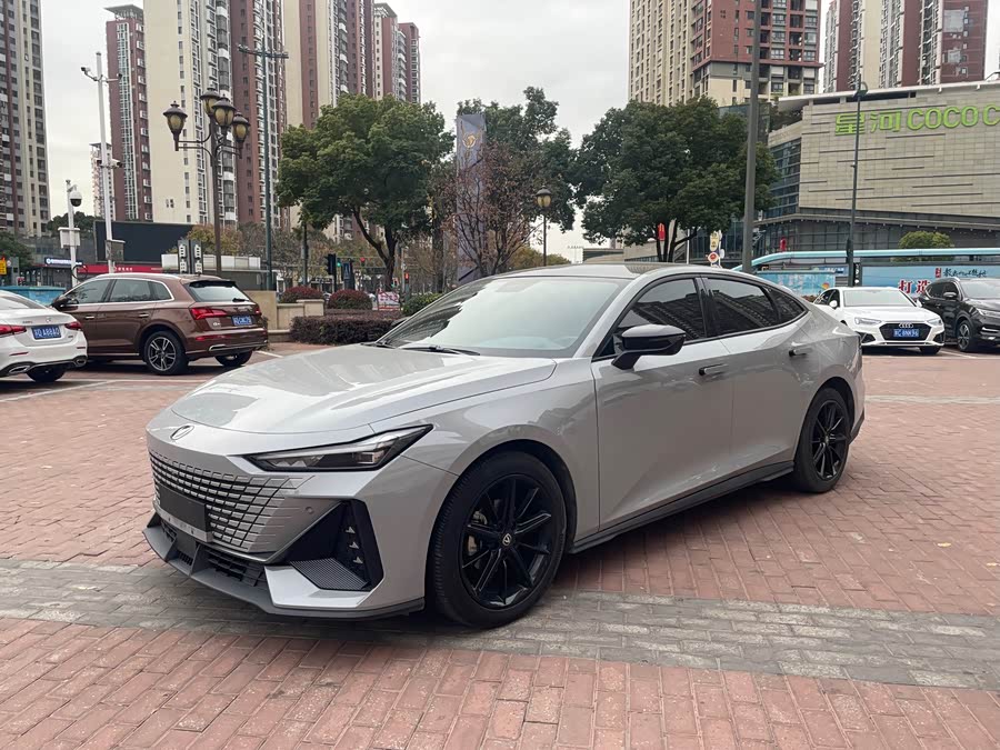 Changan UNI-V 2023 car image #3