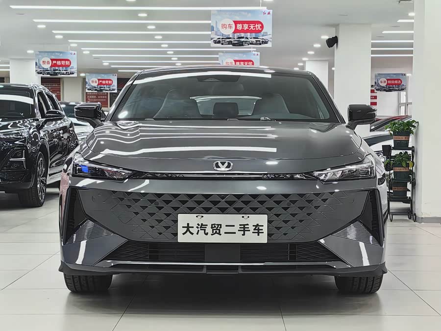 Changan UNI-V iDD 2025 #3 Changan UNI-V iDD 2025 car image #3