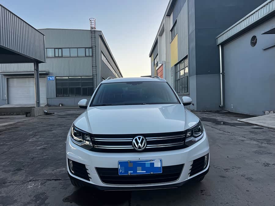 Volkswagen Tiguan 2015 car image #3