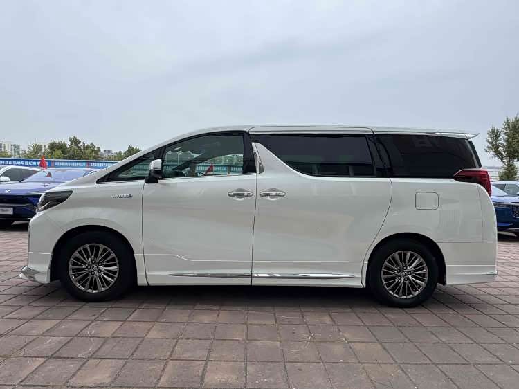 Toyota Alphard 2019 #3 Toyota Alphard 2019 car image #3