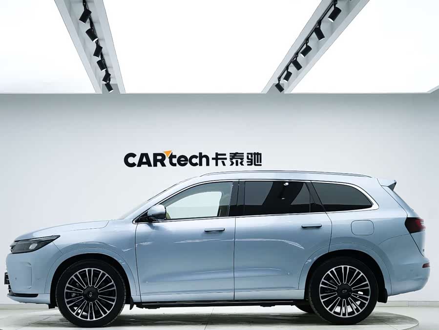 2023 car image #3