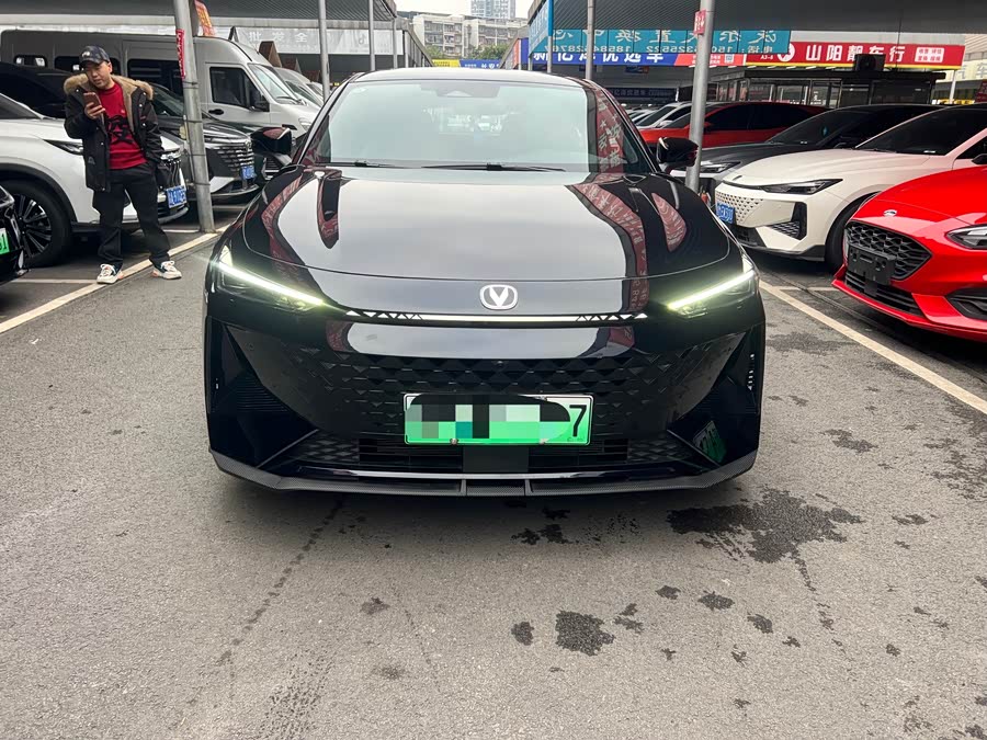 Changan UNI-V iDD 2024 car image #3