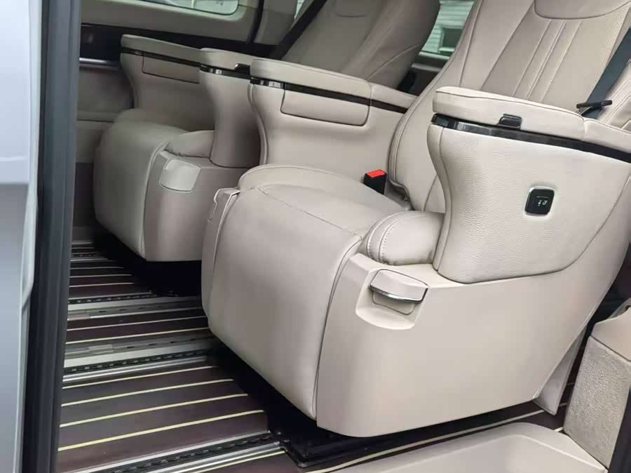 Mercedes-Benz V Class 2016 car image #3