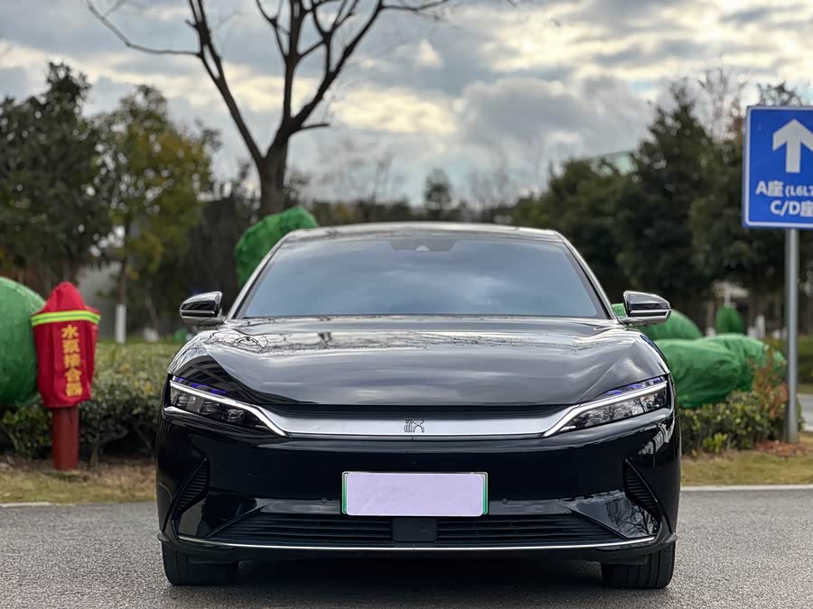BYD Han 2023 car image #3