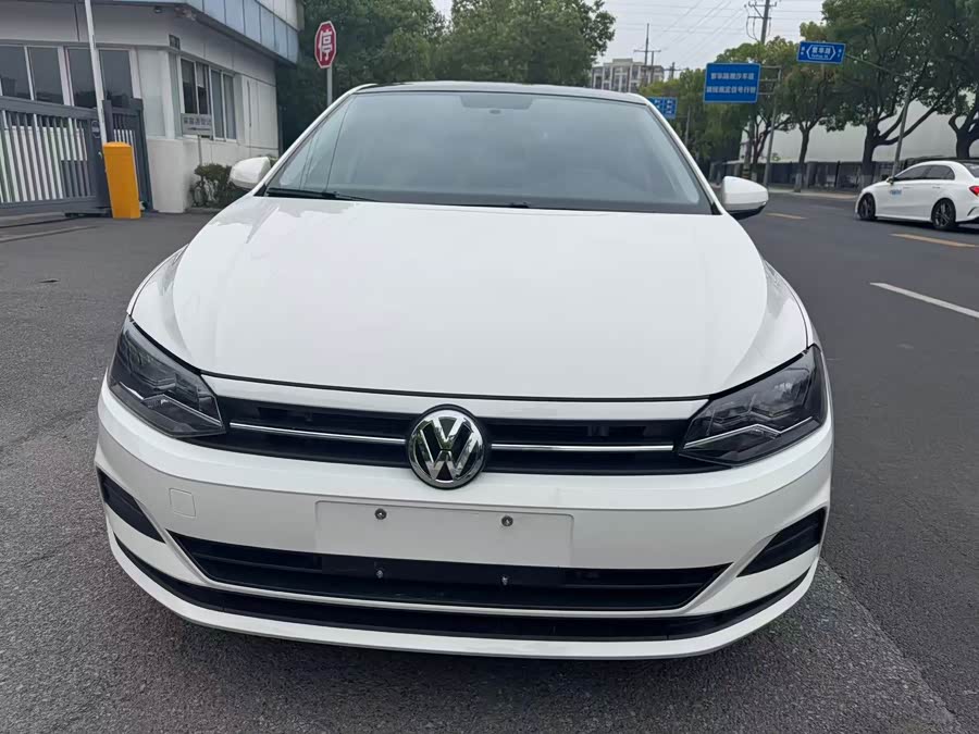 Volkswagen Polo 2020 car image #3