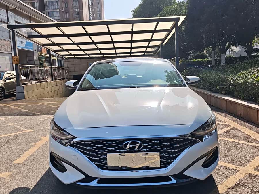 Hyundai Lafesta 2020 car image #3