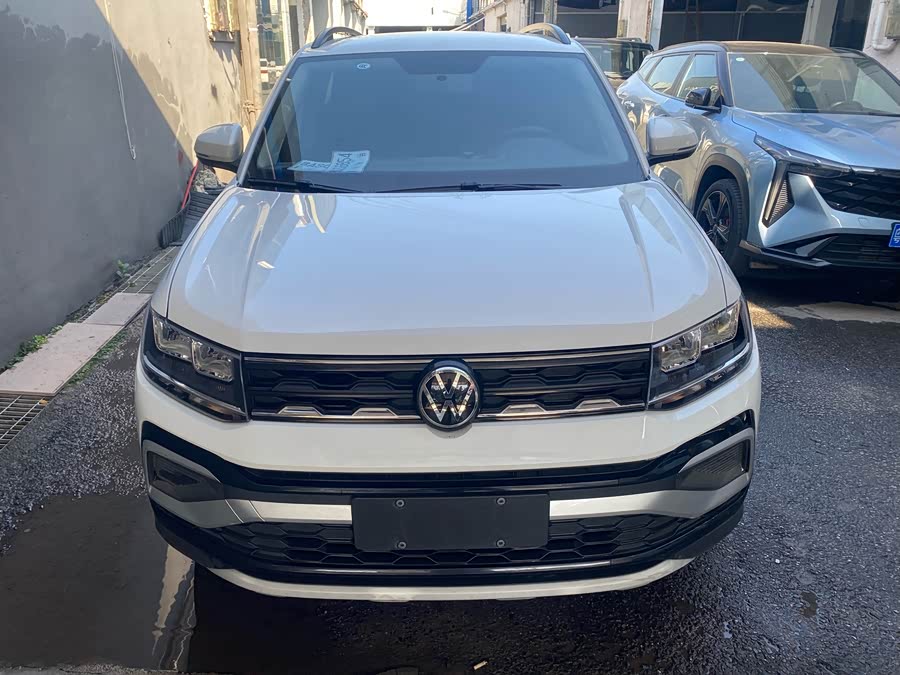 Volkswagen T-Cross 2023 car image #3