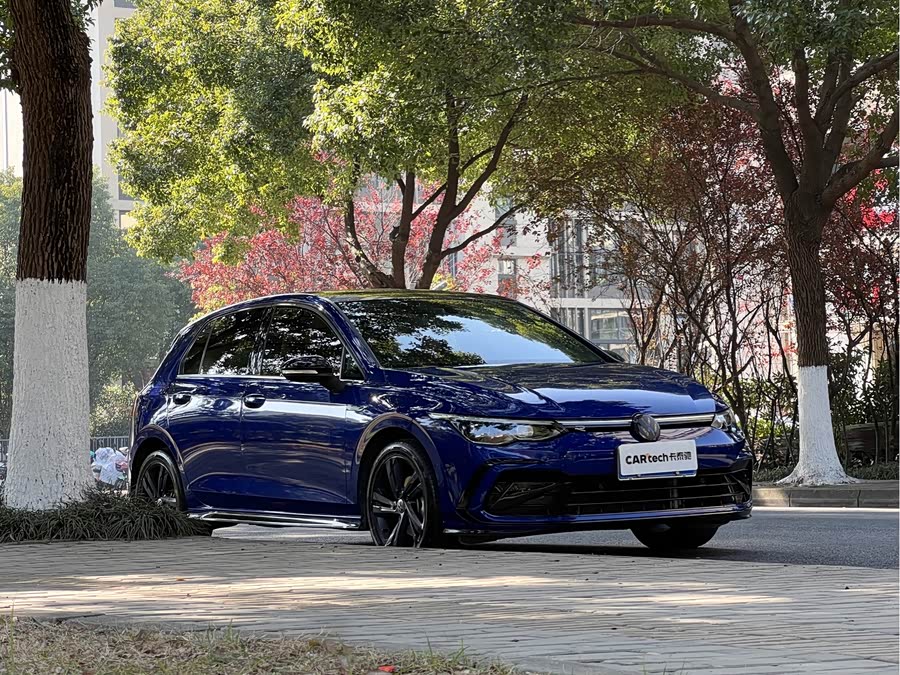Volkswagen Golf 2023 car image #3