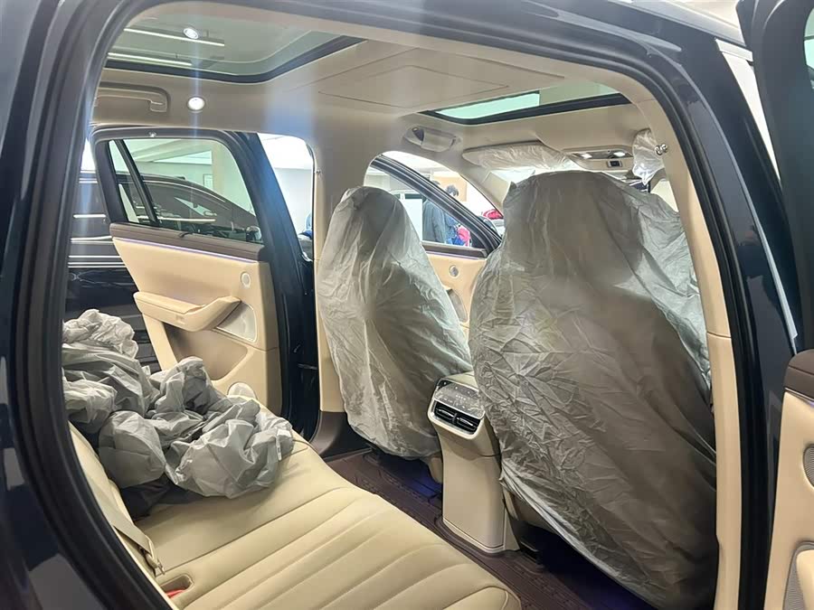 2025 car image #3