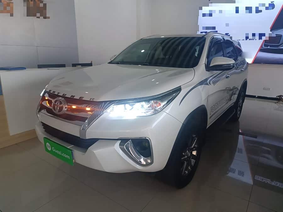 Toyota Fortuner 2019 car image #3