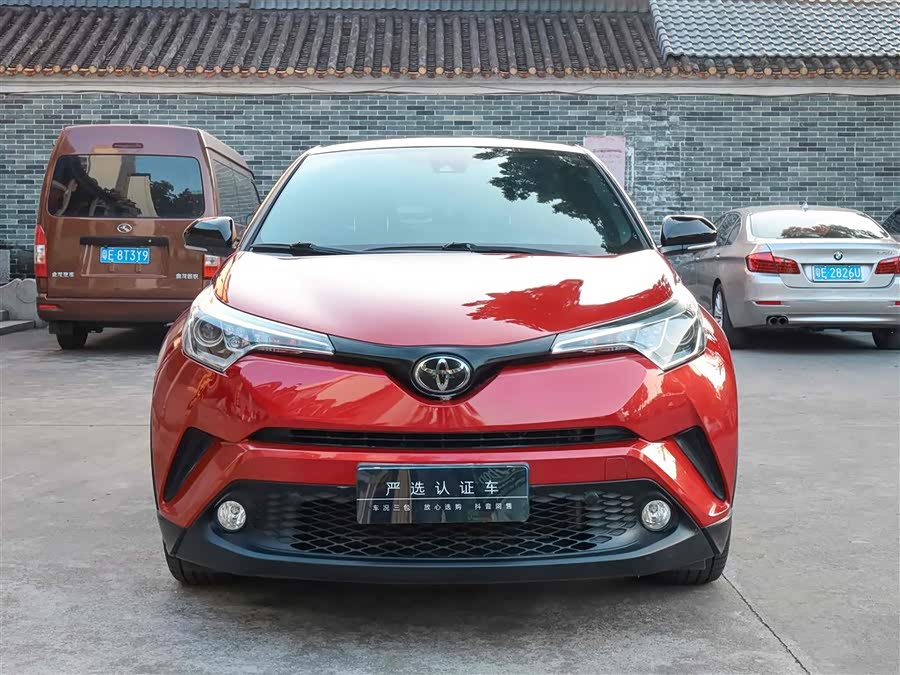 Toyota C-HR 2018 car image #3
