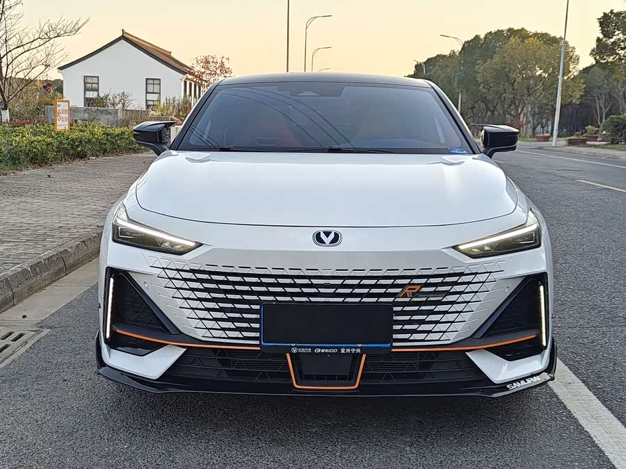 Changan UNI-V 2023 car image #3