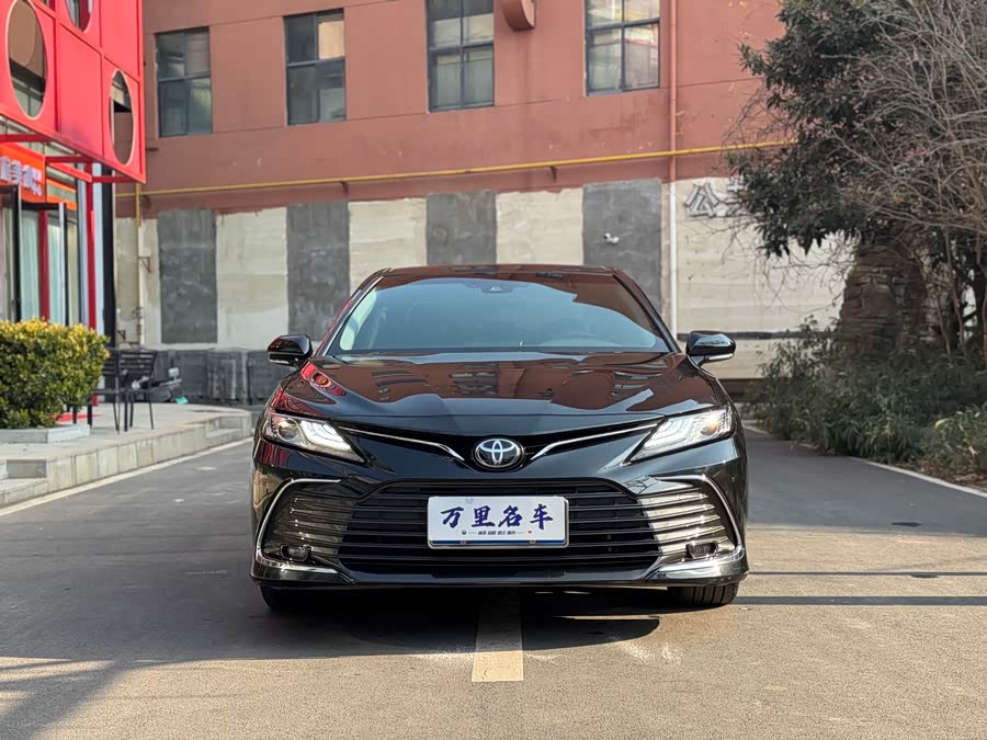Toyota Camry 2022 car image #3