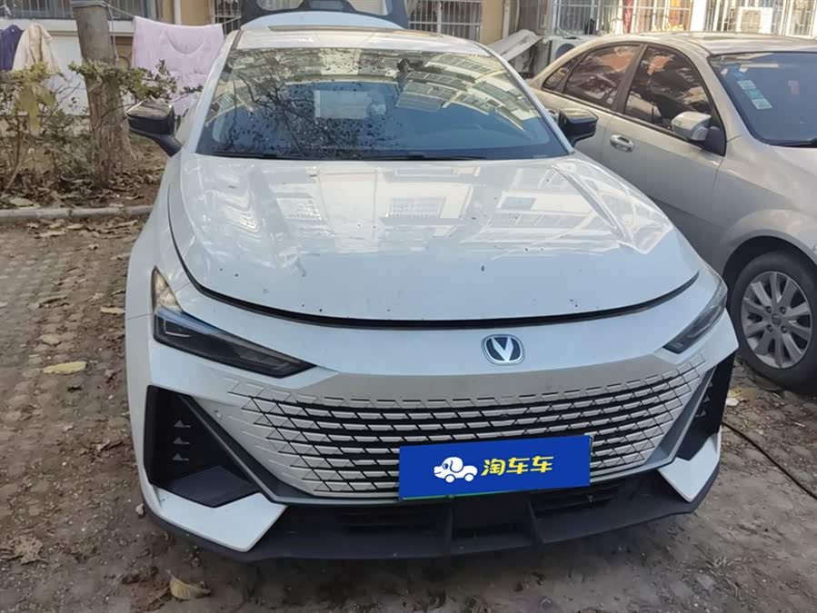 Changan UNI-V iDD 2023 car image #3