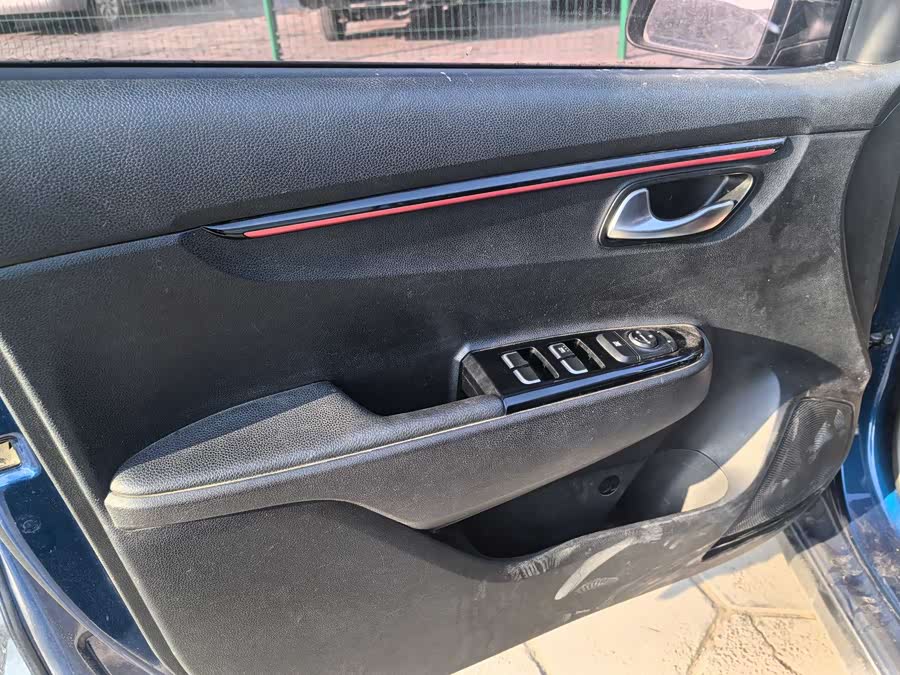 Kia Rio Cross 2019 صورة سيارة #3