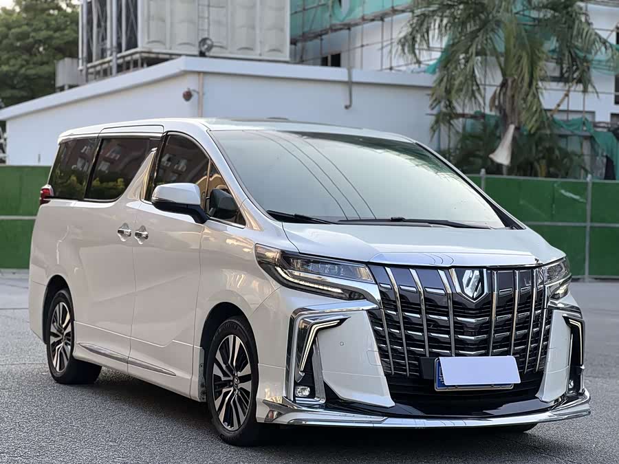Toyota Alphard 2018 car image #3