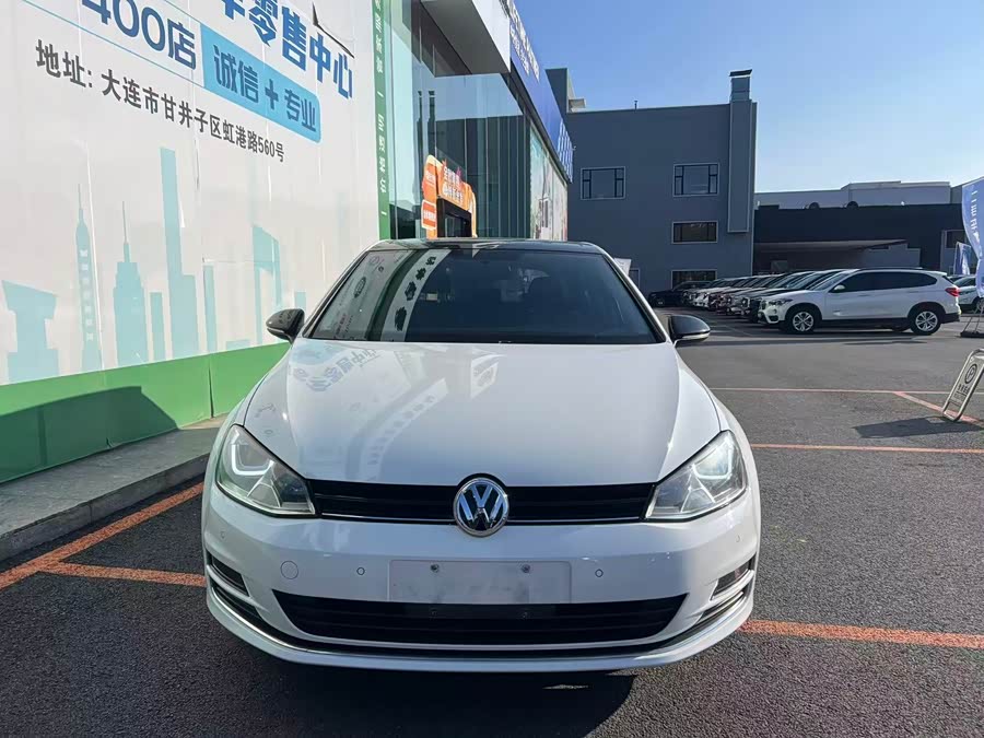Volkswagen Golf 2017 car image #3