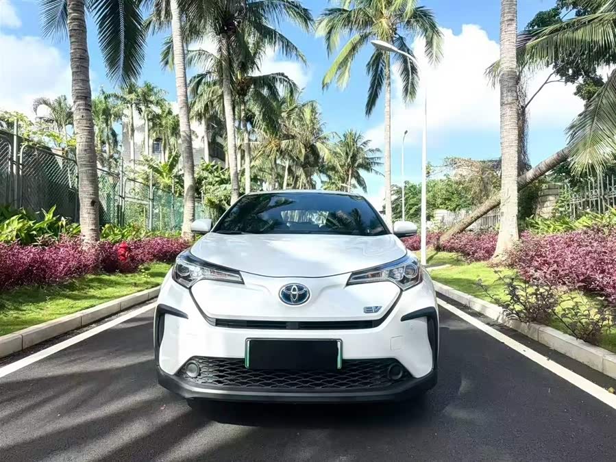 Toyota C-HR EV 2021 immagine di auto #3
