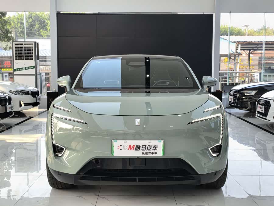Avatr 11 2023 car image #3