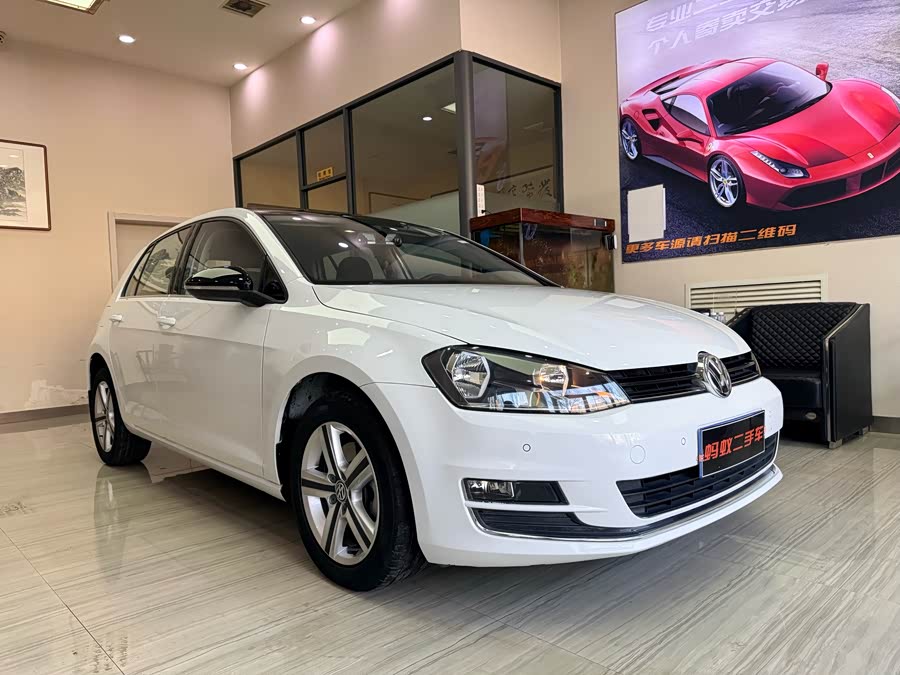 Volkswagen Golf 2022 car image #3