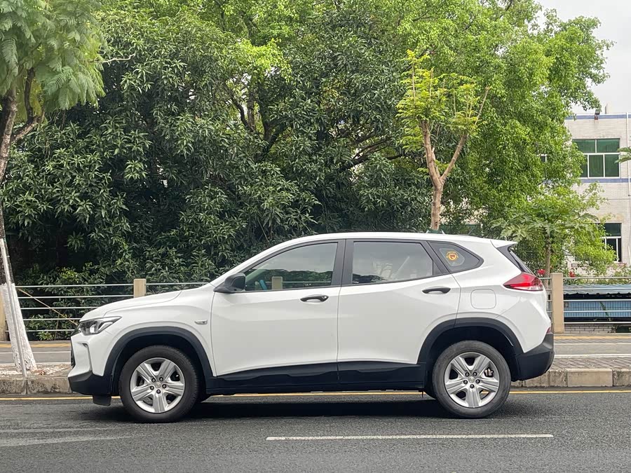 Chevrolet Tracker 2020 immagine di auto #3