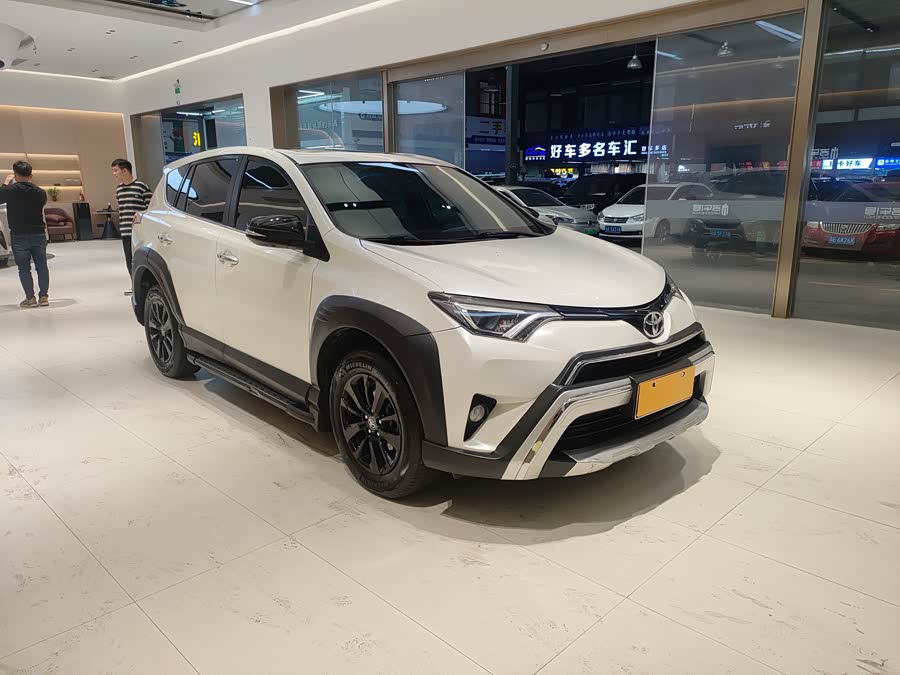Toyota RAV4 2019 car image #3