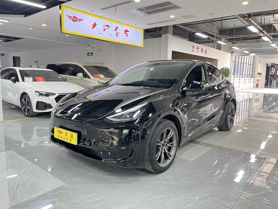 Tesla Model Y 2023 car image #3
